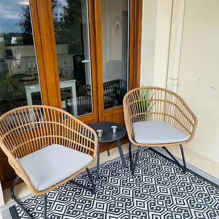 Apartment Yucca, Avec Garage Prive Et Balcon Caen