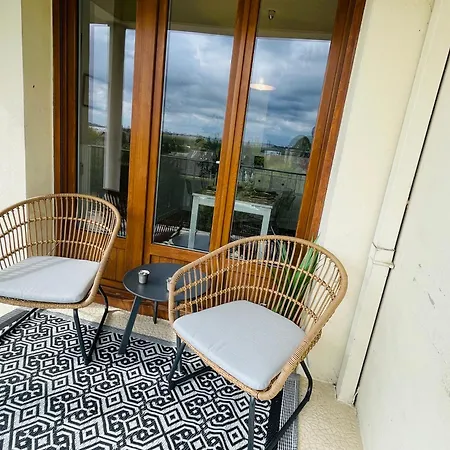 Yucca, Avec Garage Privé Et Balcon Appartamento