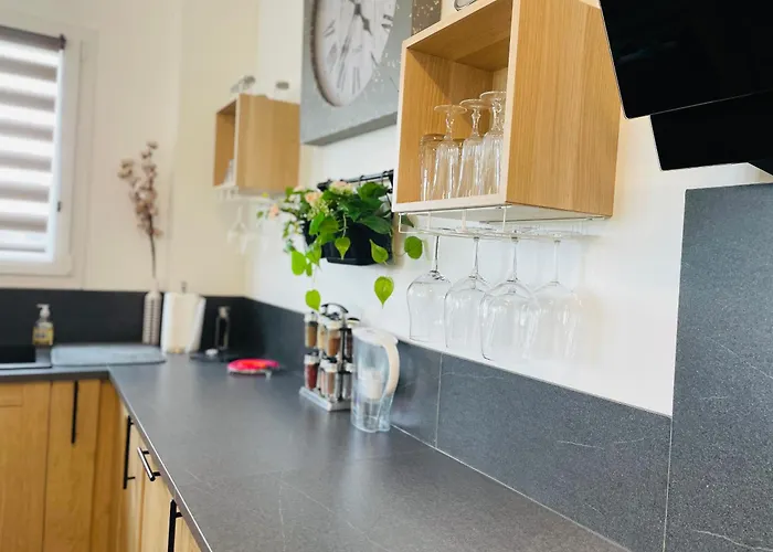 Yucca, Avec Garage Privé Et Balcon Appartamento *