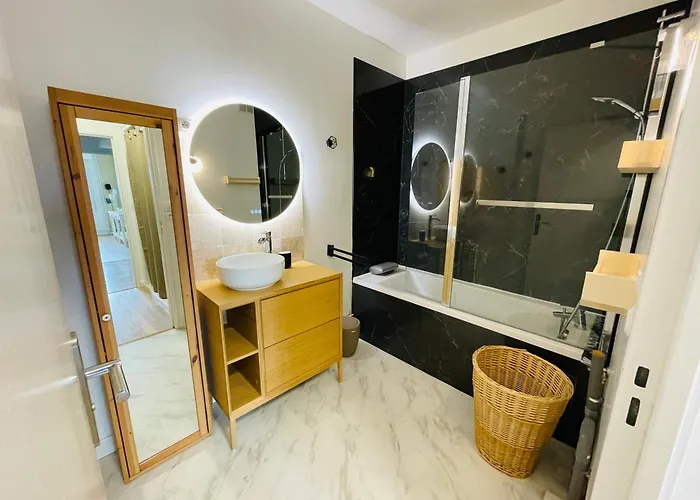 Yucca, Avec Garage Privé Et Balcon Caen